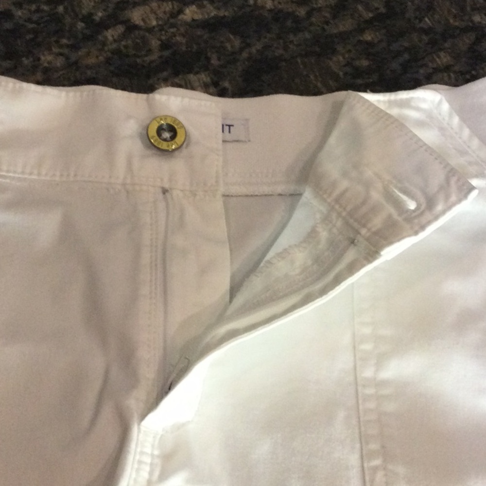 Lee Easy Fit White Shorts - Picture 8 of 10